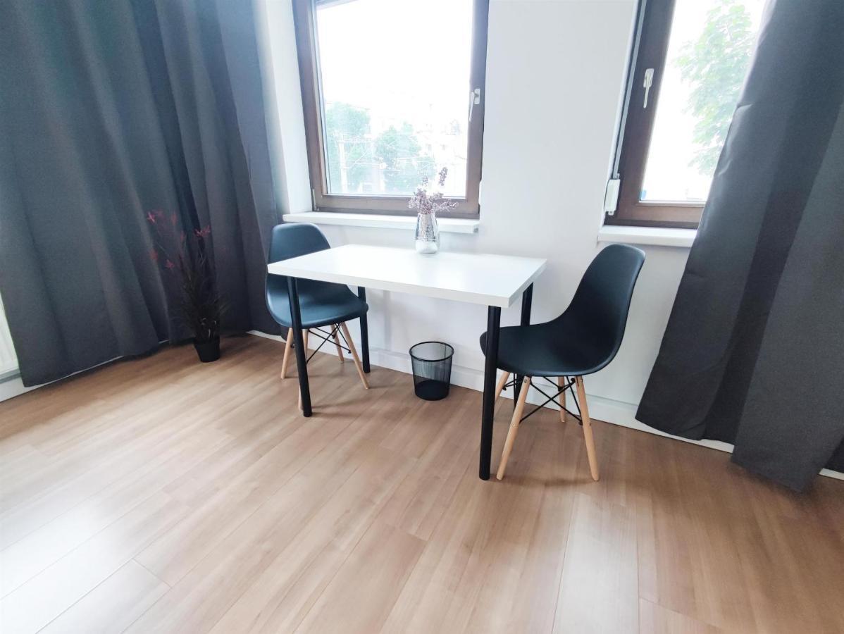 Alfa Stuttgart City 4Zw Beste City Lage Berliner Platz Max 8 Personen Netflix Kueche Wm L 4Br 7 Beds 8 People L Fully Equipped Kitchen & Bathroom Exterior photo