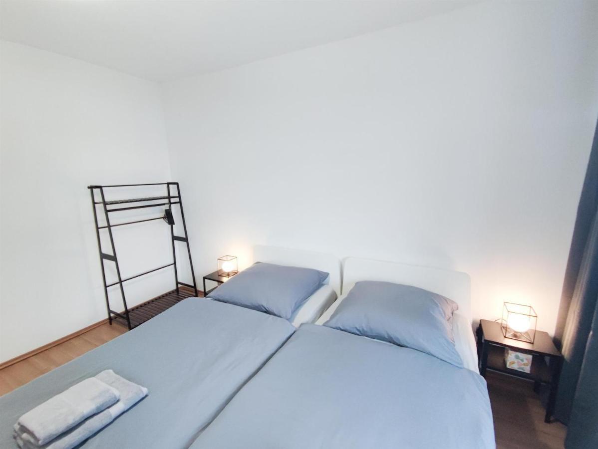 Alfa Stuttgart City 4Zw Beste City Lage Berliner Platz Max 8 Personen Netflix Kueche Wm L 4Br 7 Beds 8 People L Fully Equipped Kitchen & Bathroom Exterior photo