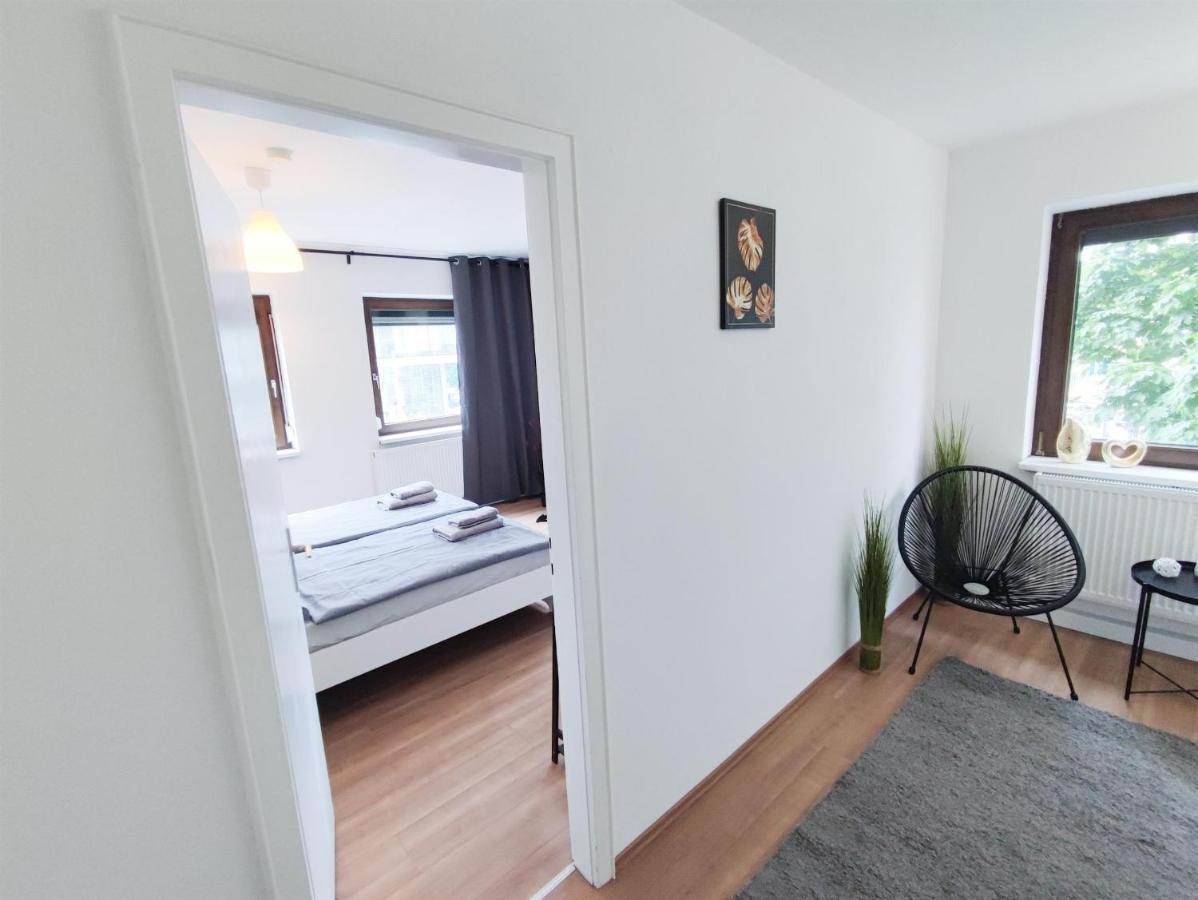 Alfa Stuttgart City 4Zw Beste City Lage Berliner Platz Max 8 Personen Netflix Kueche Wm L 4Br 7 Beds 8 People L Fully Equipped Kitchen & Bathroom Exterior photo