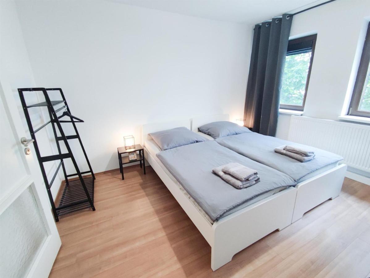 Alfa Stuttgart City 4Zw Beste City Lage Berliner Platz Max 8 Personen Netflix Kueche Wm L 4Br 7 Beds 8 People L Fully Equipped Kitchen & Bathroom Exterior photo