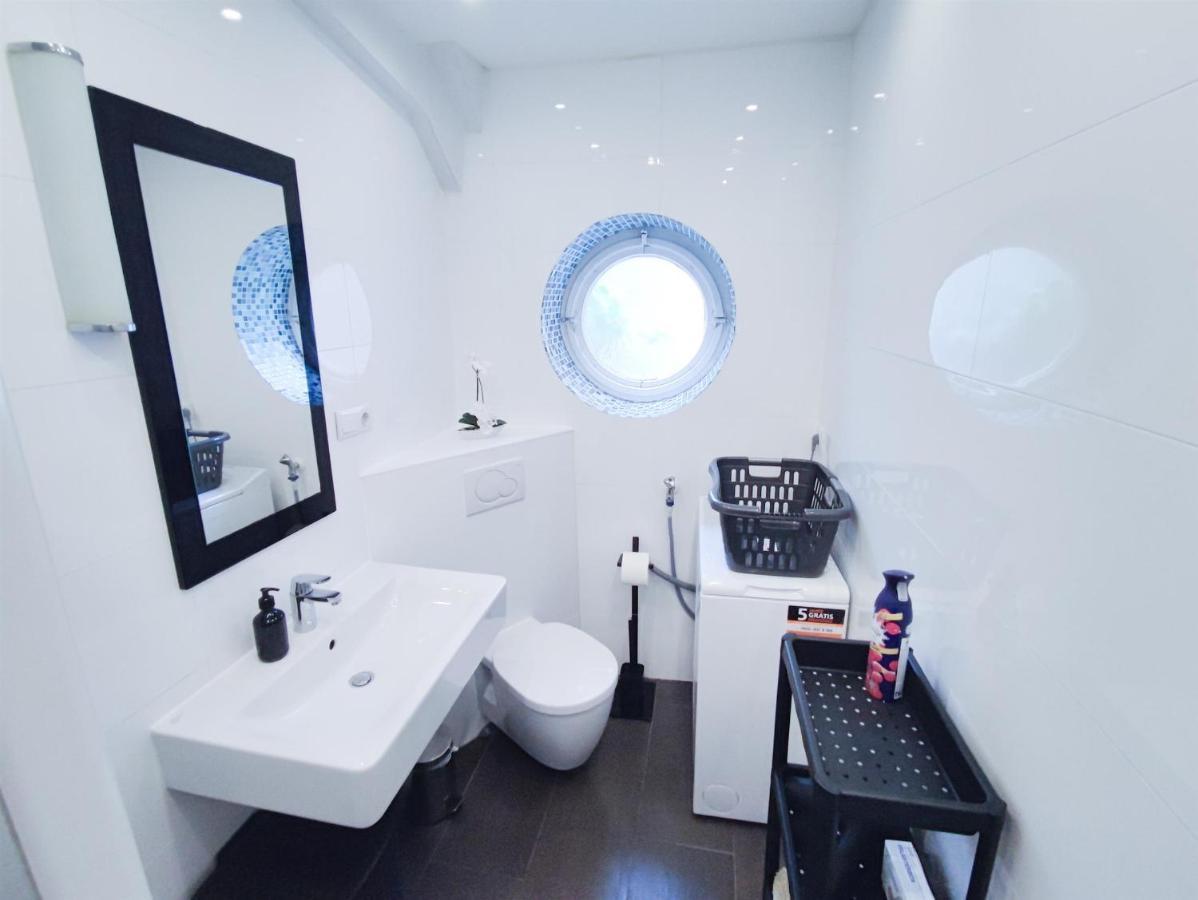 Alfa Stuttgart City 4Zw Beste City Lage Berliner Platz Max 8 Personen Netflix Kueche Wm L 4Br 7 Beds 8 People L Fully Equipped Kitchen & Bathroom Exterior photo