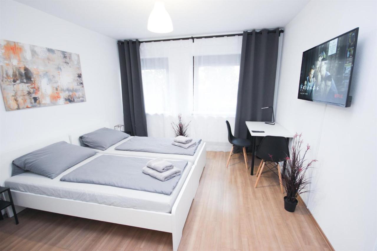 Alfa Stuttgart City 4Zw Beste City Lage Berliner Platz Max 8 Personen Netflix Kueche Wm L 4Br 7 Beds 8 People L Fully Equipped Kitchen & Bathroom Exterior photo