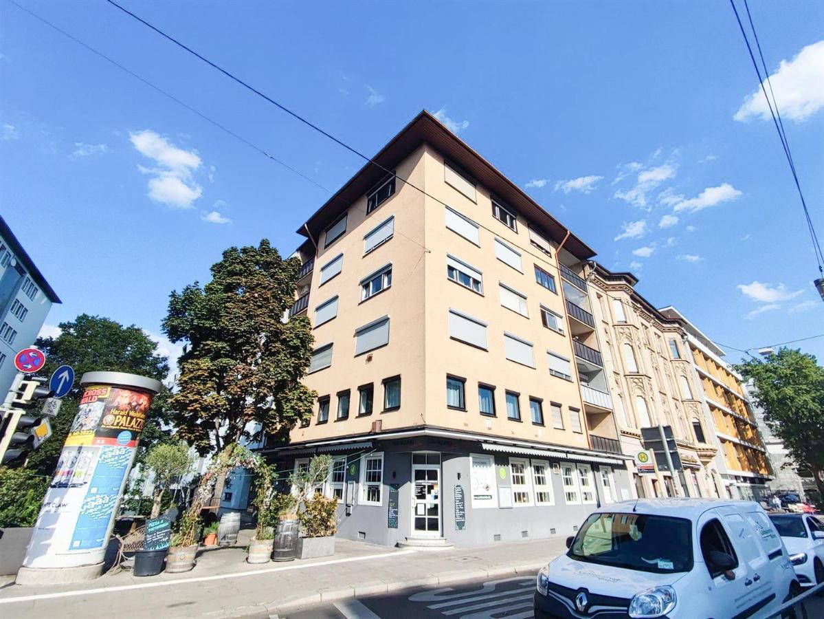 Alfa Stuttgart City 4Zw Beste City Lage Berliner Platz Max 8 Personen Netflix Kueche Wm L 4Br 7 Beds 8 People L Fully Equipped Kitchen & Bathroom Exterior photo