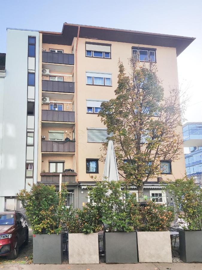 Alfa Stuttgart City 4Zw Beste City Lage Berliner Platz Max 8 Personen Netflix Kueche Wm L 4Br 7 Beds 8 People L Fully Equipped Kitchen & Bathroom Exterior photo