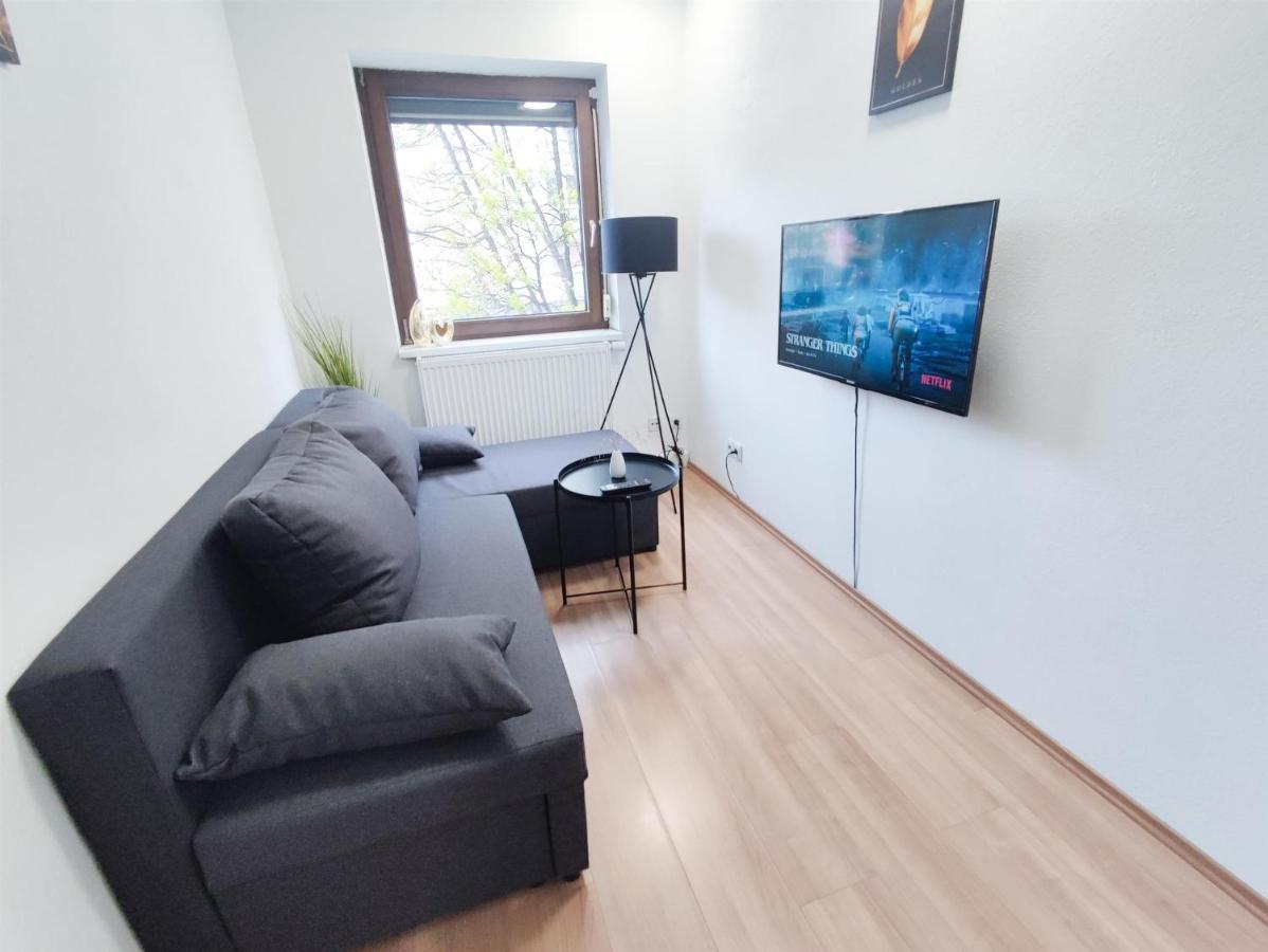 Alfa Stuttgart City 4Zw Beste City Lage Berliner Platz Max 8 Personen Netflix Kueche Wm L 4Br 7 Beds 8 People L Fully Equipped Kitchen & Bathroom Exterior photo